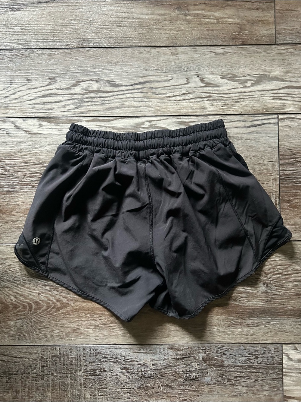 lululemon athletica hottie hot shorts - Picture 2 of 2